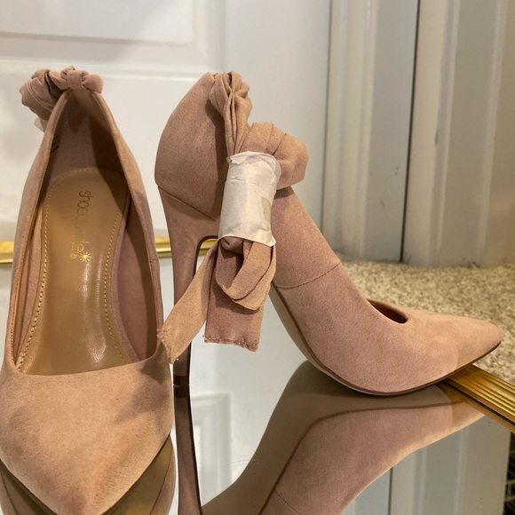 Heels - Picture 2 of 3